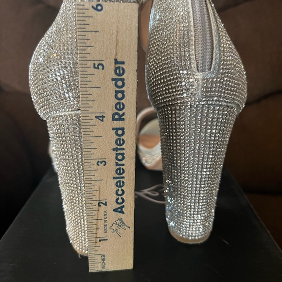 Windsor silver heels - Picture 4 of 7